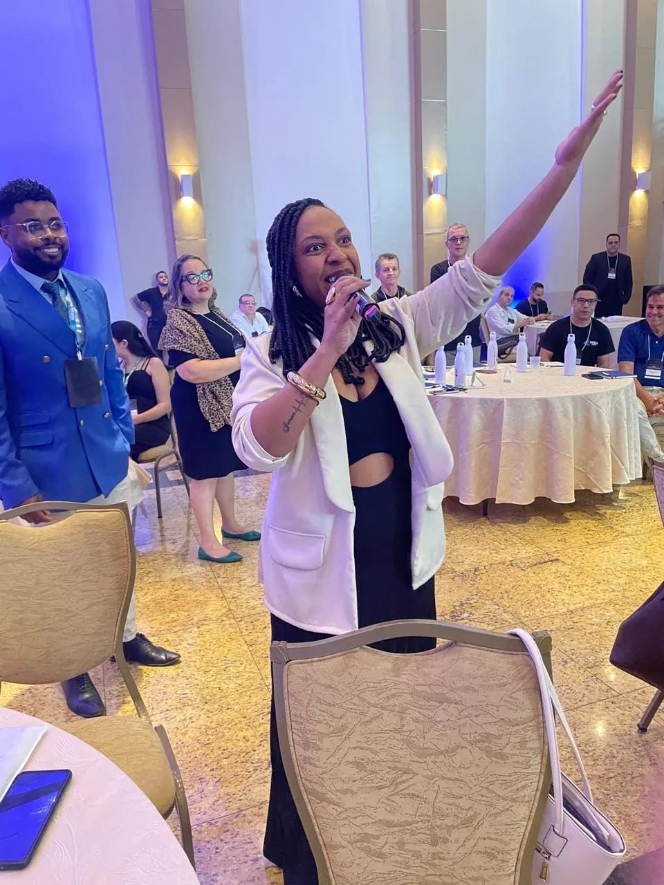 Viviane Costa na palestra Mulheres de Poder